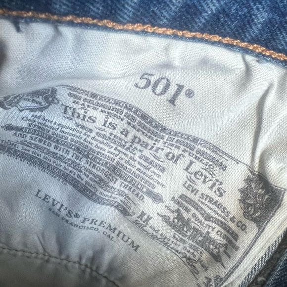 Levi's 501 Women’s Blue Denim Shorts - Picture 5 of 6